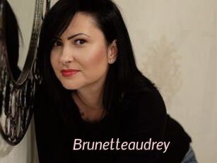 Brunetteaudrey