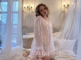 Mia_Bennett