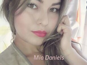 Mia_Daniels
