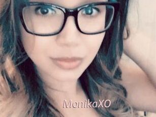 MonikaXO