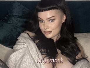 Mia_mack