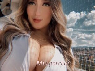Mia_parcker