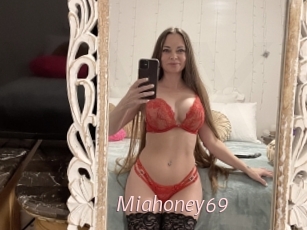 Miahoney69