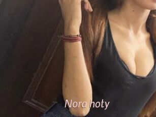 Nora_hoty
