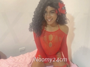Naomy24cm