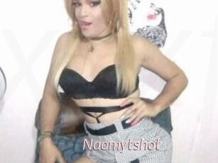 Naomytshot