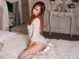 Snakroselovee