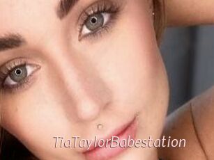 TiaTaylorBabestation